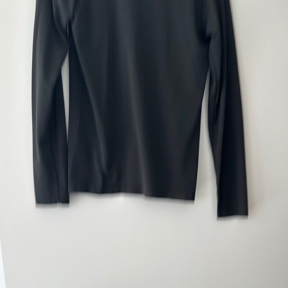 Black Lululemon Drysense Long-Sleeve Shirt - Picture 2 of 5